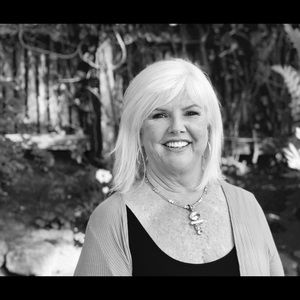 Meet your Posher, Lynda